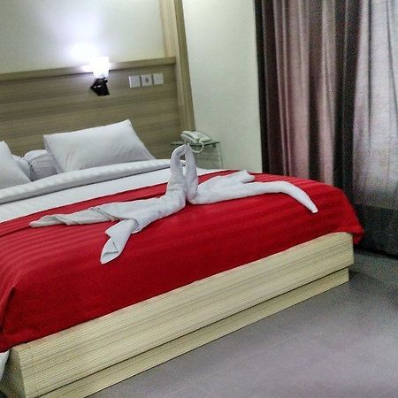 Maxi Hotel Kedonganan Jimbaran  Exterior photo