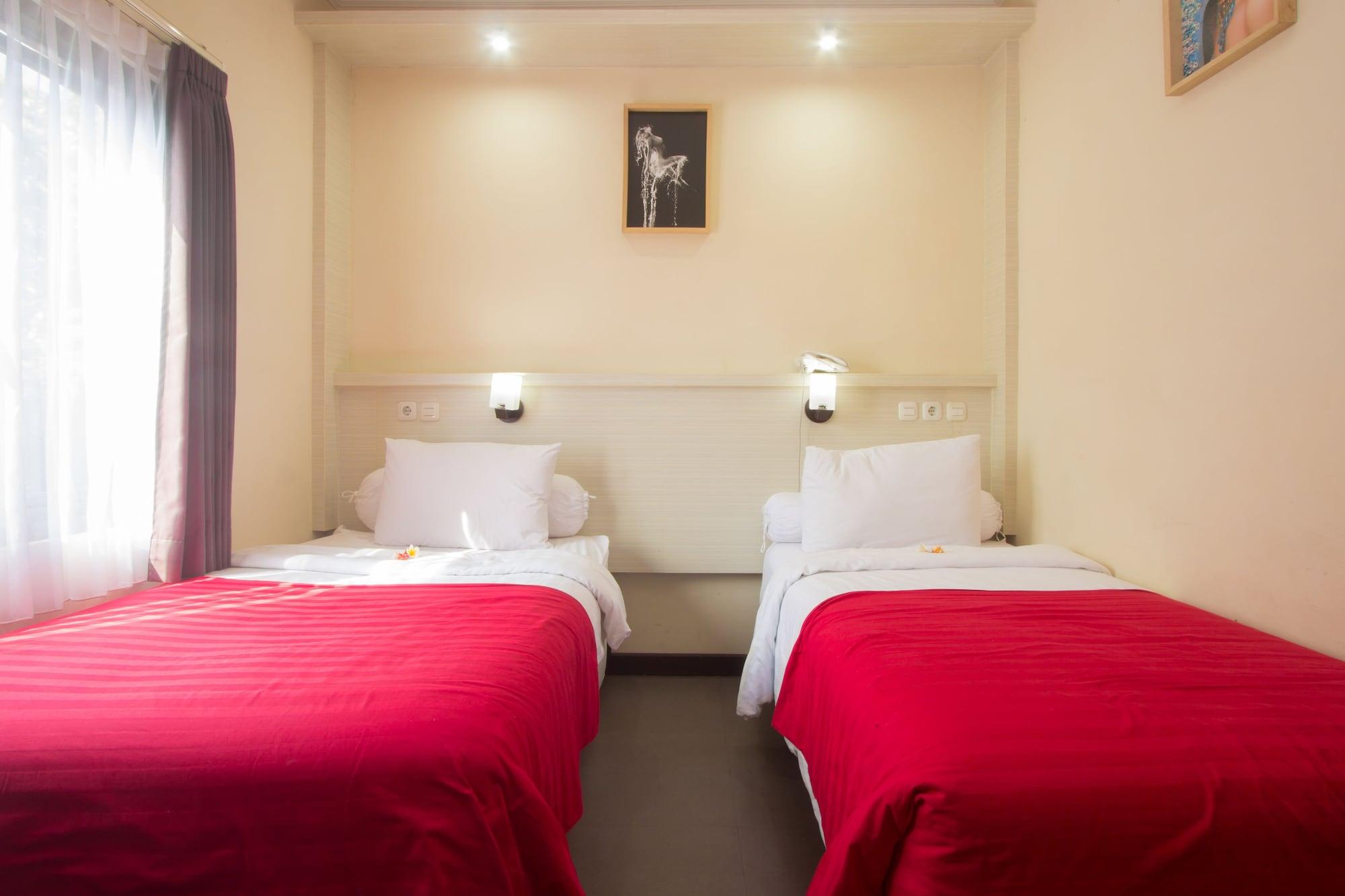 Maxi Hotel Kedonganan Jimbaran  Exterior photo