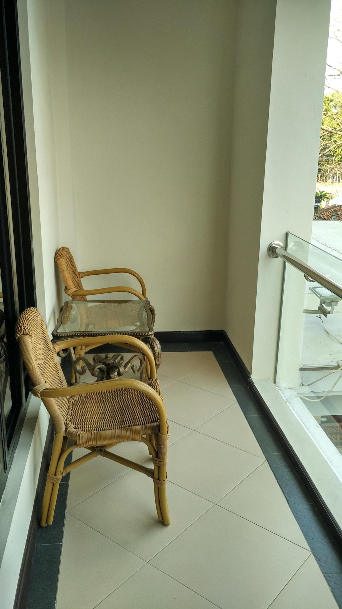 Maxi Hotel Kedonganan Jimbaran  Exterior photo