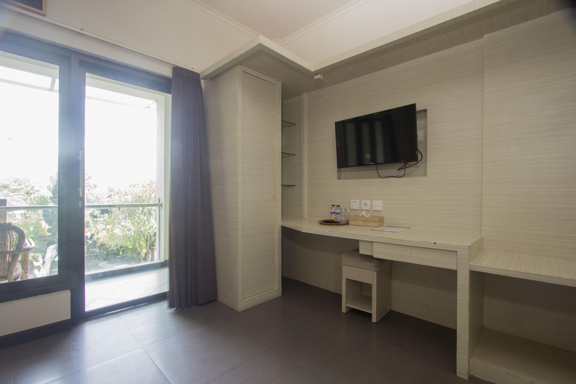 Maxi Hotel Kedonganan Jimbaran  Exterior photo