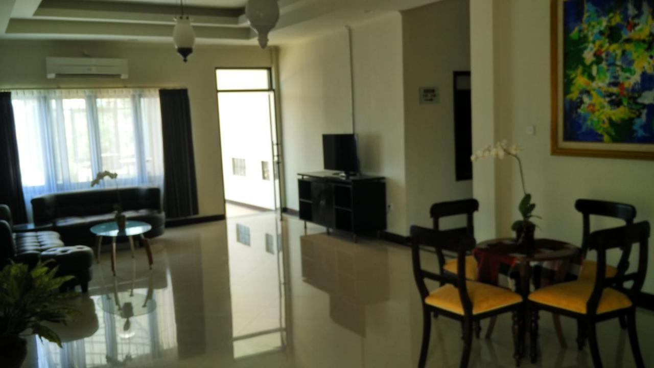 Maxi Hotel Kedonganan Jimbaran  Exterior photo