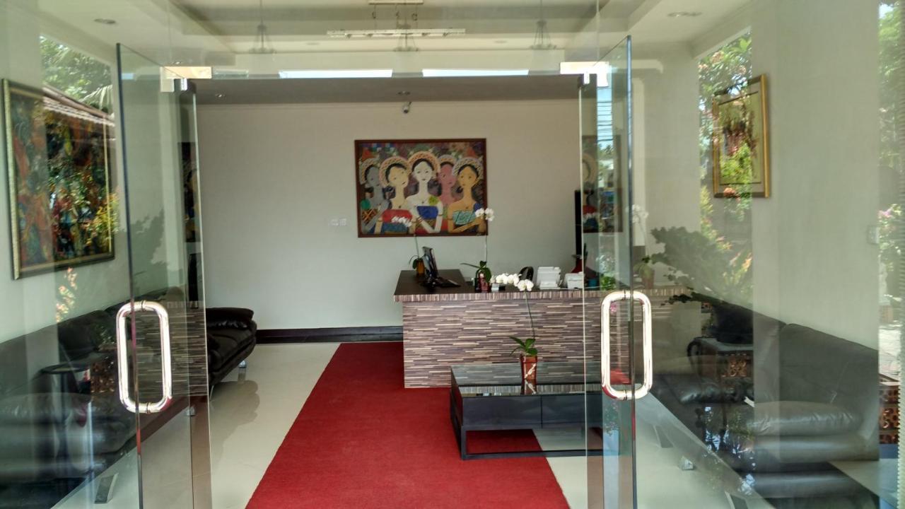 Maxi Hotel Kedonganan Jimbaran  Exterior photo
